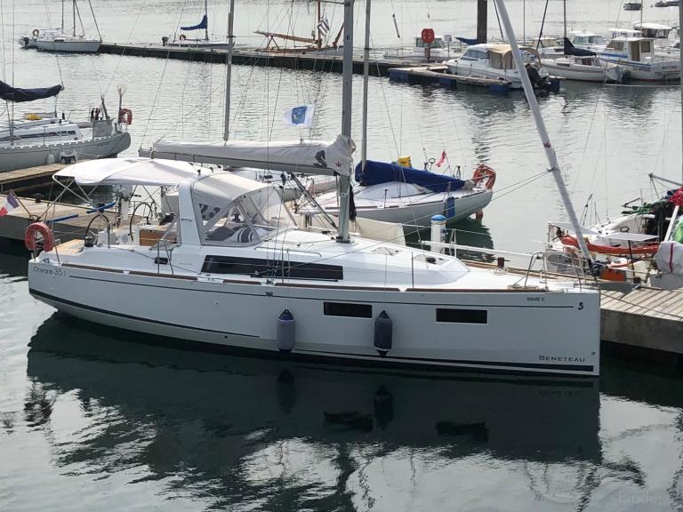 moraine iii (Sailing vessel) - IMO , MMSI 227856860 under the flag of France