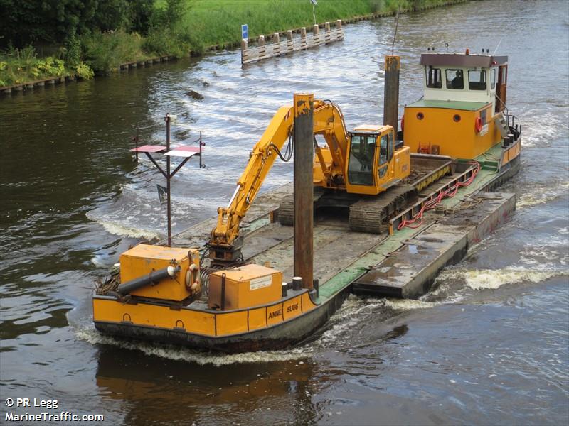 anne suus (Dredging or UW ops) - IMO , MMSI 244780591 under the flag of Netherlands
