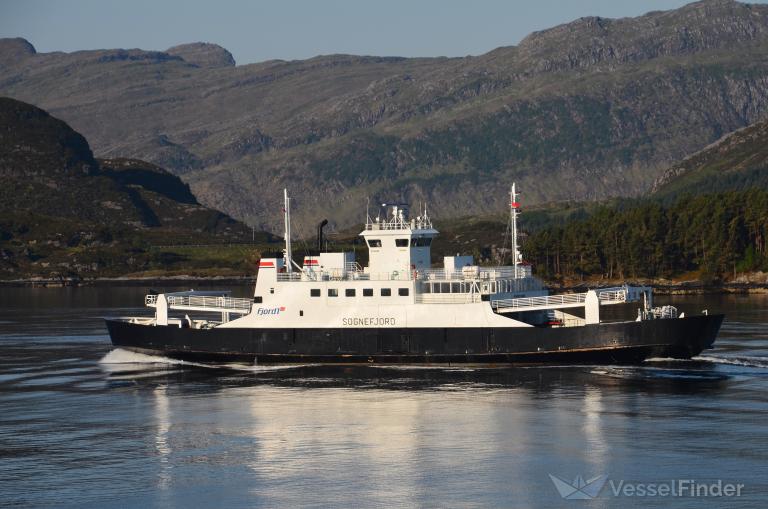 sognefjord (Passenger/Ro-Ro Cargo Ship) - IMO 8311302, MMSI 257373400, Call Sign LNEG under the flag of Norway