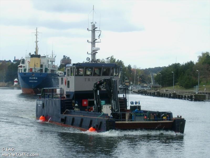 trucken (Towing vessel) - IMO , MMSI 265666670, Call Sign SLAJ under the flag of Sweden