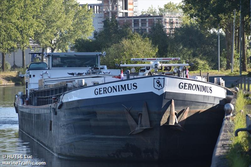geronimus (Cargo ship) - IMO , MMSI 205202690, Call Sign OT2026 under the flag of Belgium