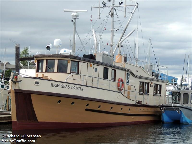 high seas drifter (Pleasure craft) - IMO , MMSI 316004637 under the flag of Canada