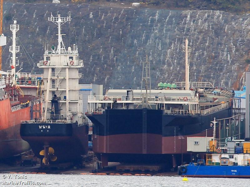 nam il 1 (Pusher Tug) - IMO 9033543, MMSI 440412360, Call Sign 052708 under the flag of Korea