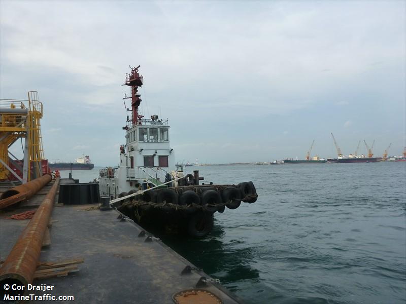 asl crest (Tug) - IMO 8221727, MMSI 565239000, Call Sign 9V6992 under the flag of Singapore