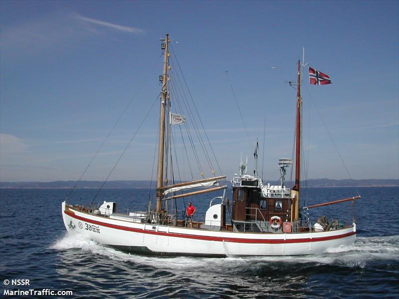 idun (Passenger ship) - IMO , MMSI 257291700, Call Sign LJXQ under the flag of Norway