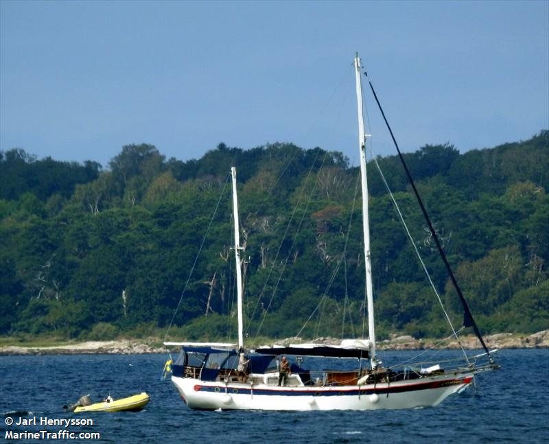 white pearl (Sailing vessel) - IMO , MMSI 265806490, Call Sign SFC2125 under the flag of Sweden