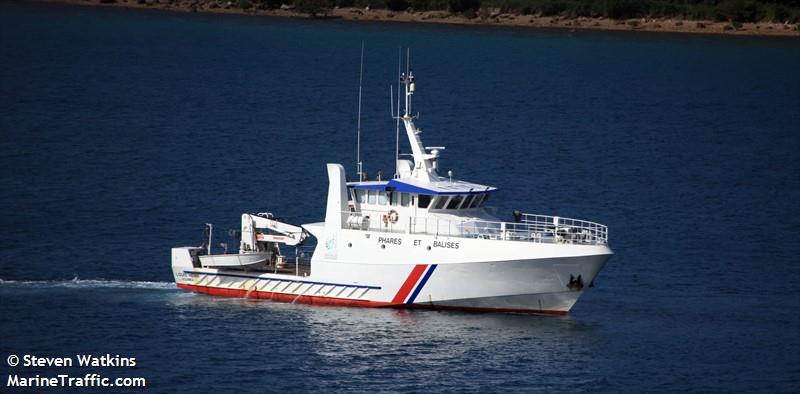 louis henin (Dredging or UW ops) - IMO , MMSI 540001000, Call Sign FNJN under the flag of New Caledonia