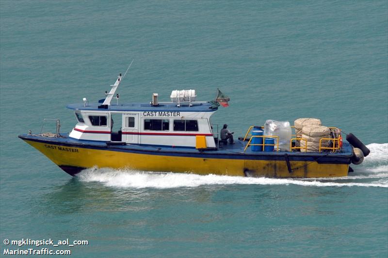 cast master (Resolution 18 ship) - IMO , MMSI 341268000, Call Sign V4KJ under the flag of St Kitts & Nevis