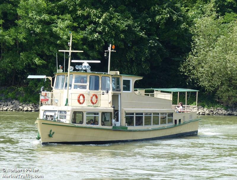 faehre-grafenwerth (Passenger ship) - IMO , MMSI 211667260, Call Sign DA 4131 under the flag of Germany