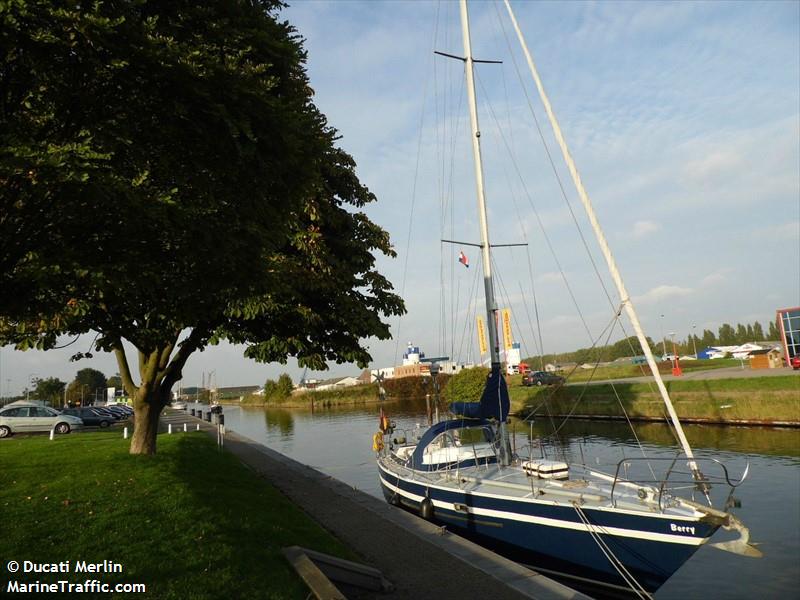 berry (Pleasure craft) - IMO , MMSI 211669610, Call Sign DB6290 under the flag of Germany