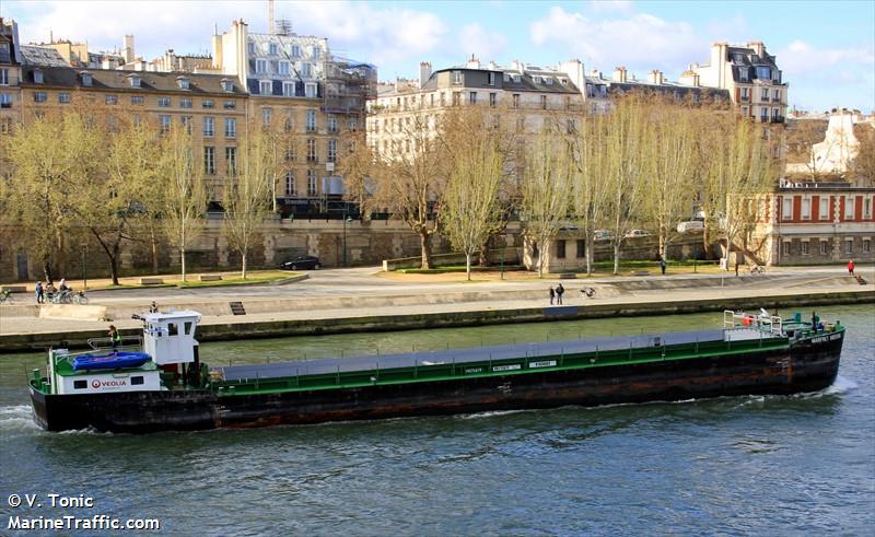 marfret brevon (Cargo ship) - IMO , MMSI 226003780, Call Sign FM2339 under the flag of France