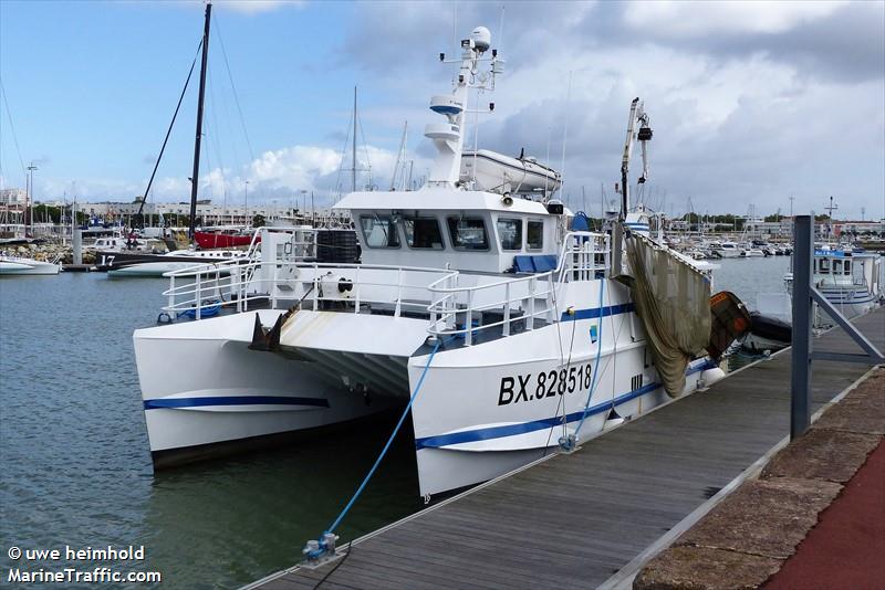 esturial (Fishing vessel) - IMO , MMSI 227004130, Call Sign FL8430 under the flag of France