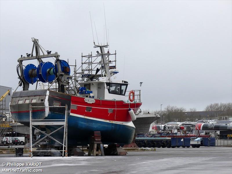 fv louragan ii (Fishing vessel) - IMO , MMSI 227629650, Call Sign FS6352 under the flag of France